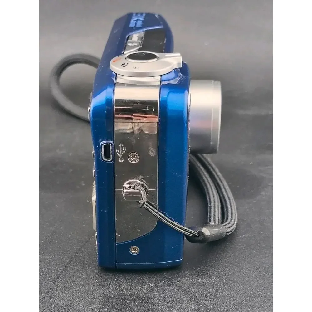 Kodak EasyShare M340 12MP Digital Camera - Blue - FOR PARTS / REPAIR - Powers On